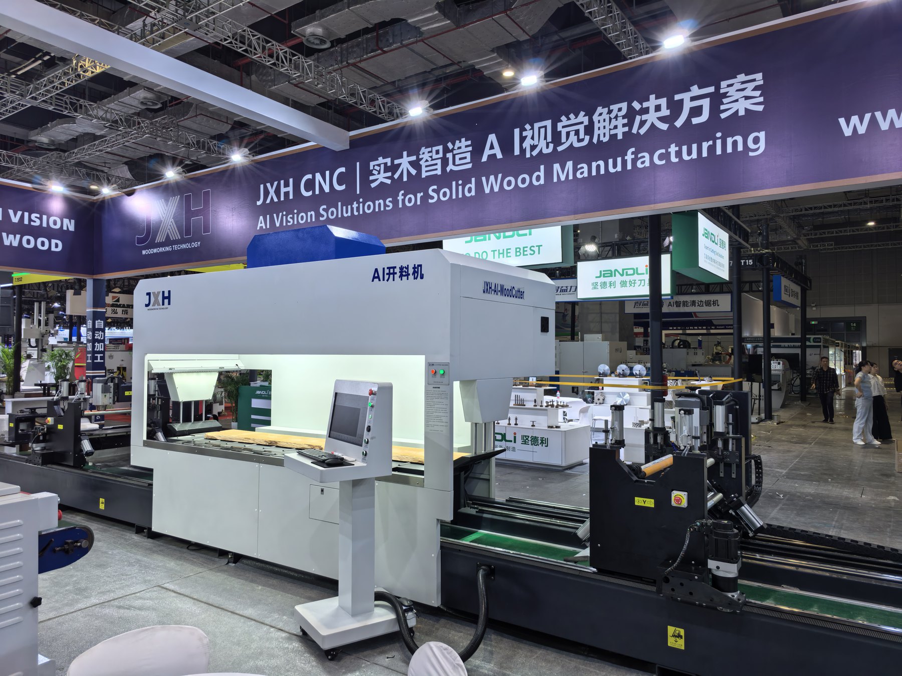 JXH One-to-Two AI Cutting Machine displayed at WMF 2026 Shanghai